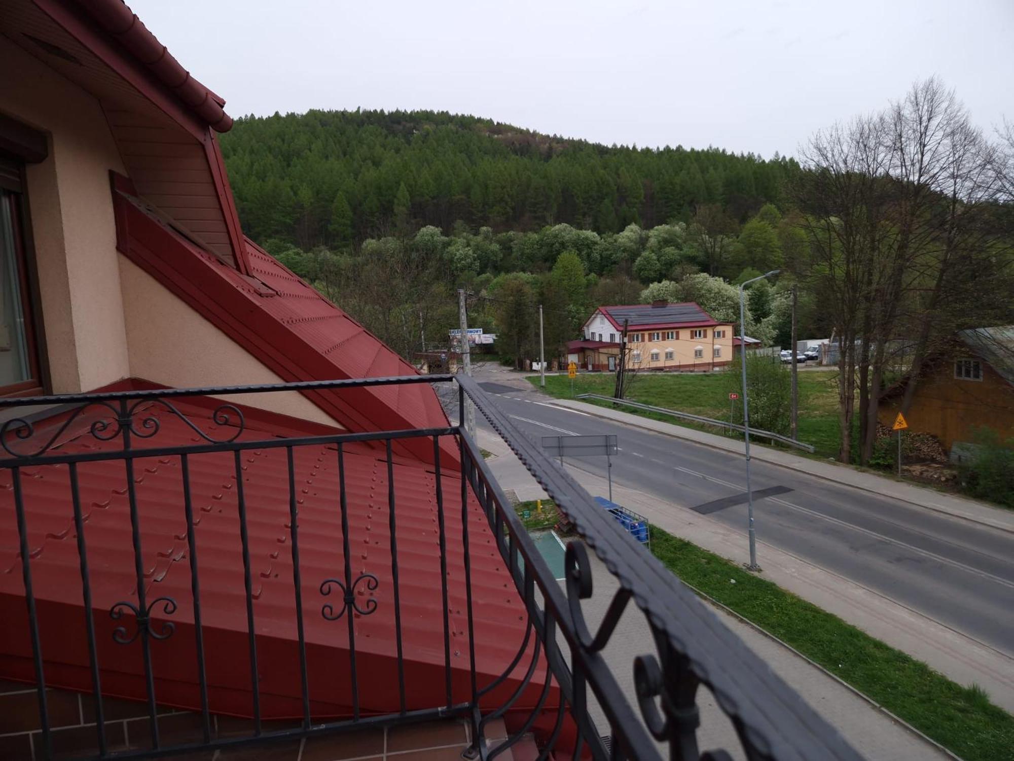 Hotelik Ustrzycki Ustrzyki Dolne Exterior foto
