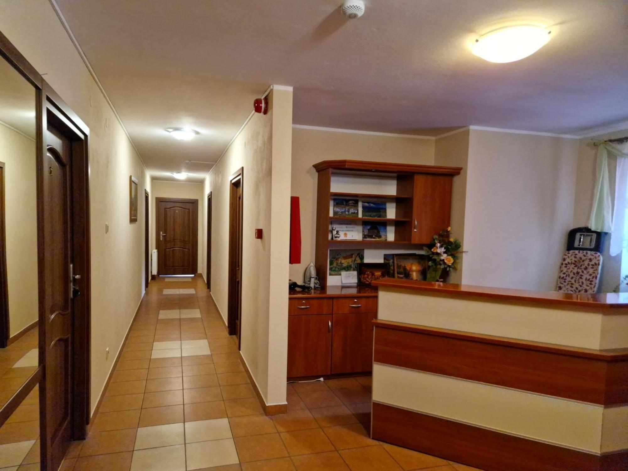 Hotelik Ustrzycki Ustrzyki Dolne Exterior foto